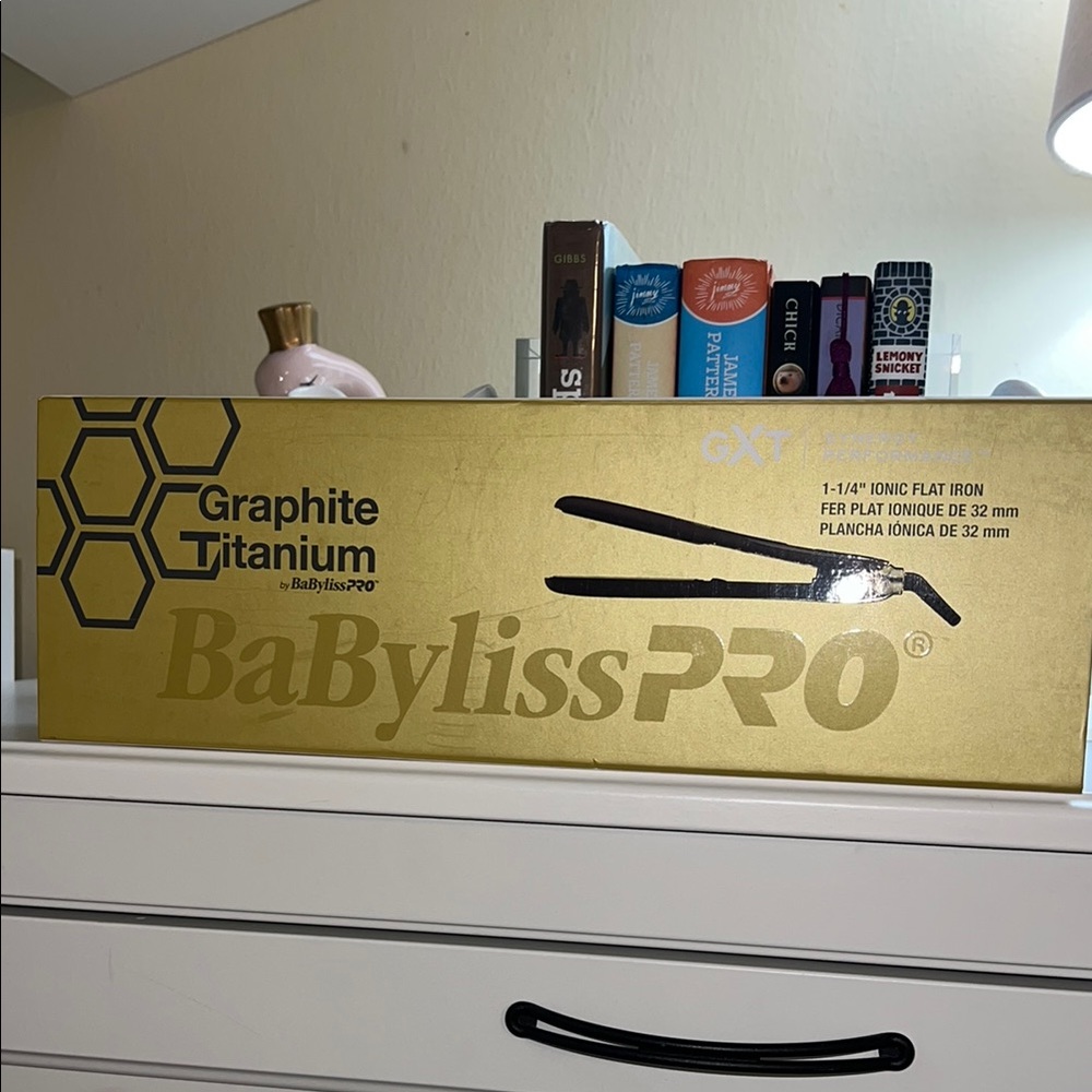 BaBylissPRO Graphite Titanium Flat Iron
